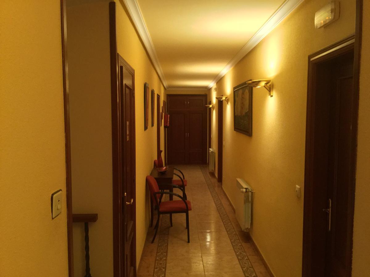 Hostal Carazo Torquemada Εξωτερικό φωτογραφία